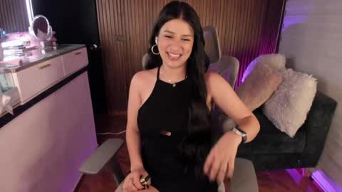 laura cruz online show from April 8, 4:25 am