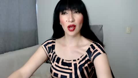 Laura online show from May 24, 10:31 pm