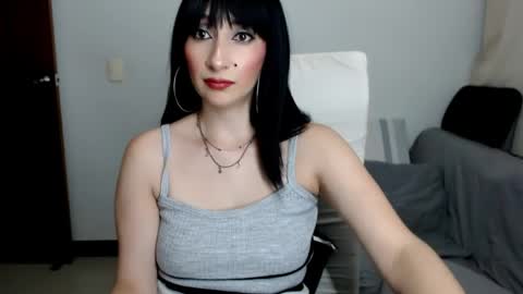 Laura online show from April 16, 12:00 am