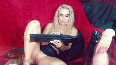 LauraCrystall online show from April 12, 7:16 pm