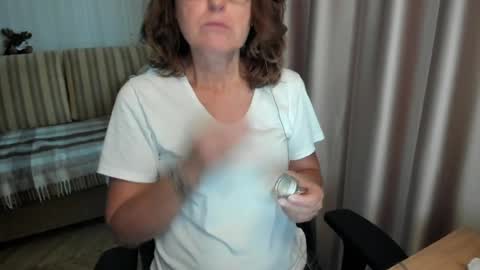 Lauraoven1 online show from August 2, 12:41 pm