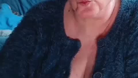 laureanne online show from April 6, 9:10 am