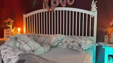 Lauren Brite online show from March 14, 12:11 am