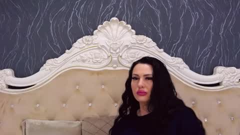 Laura online show from May 14, 4:46 pm