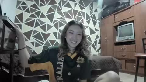 laurenn_111 online show from June 24, 9:08 am