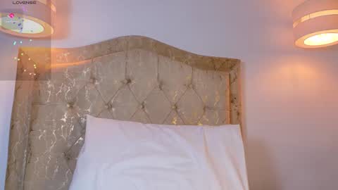 laurenn_smitth online show from March 29, 4:17 pm