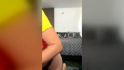 laurensmith05 online show from June 23, 3:32 pm