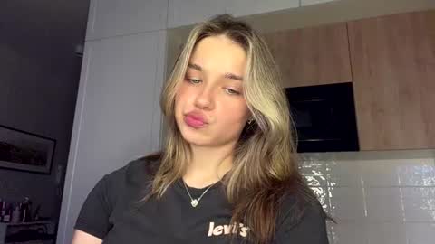 Bella online show from June 21, 1:26 pm