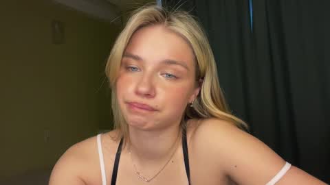 Bella online show from April 10, 11:27 am