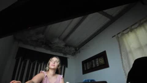 Lauu G online show from May 27, 11:07 am