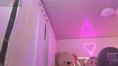 laylafoxy_tay online show from December 22, 3:20 am