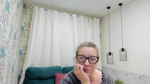 Lea online show from April 4, 5:06 am