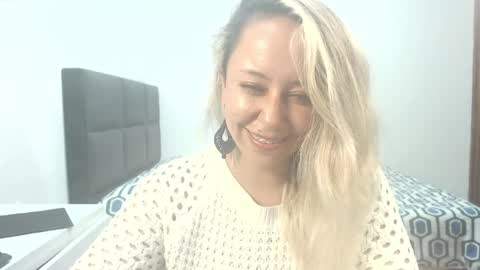 leah_susman online show from April 17, 4:03 am