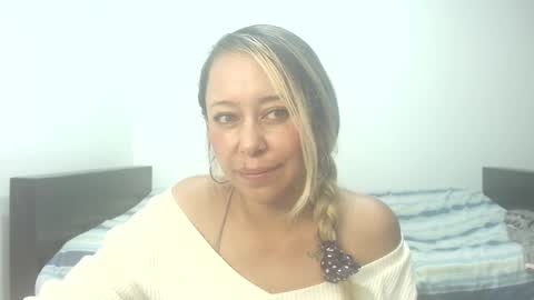 leah_susman online show from December 18, 10:53 am