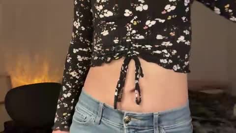 Leah Sparkles online show from April 28, 2:09 am