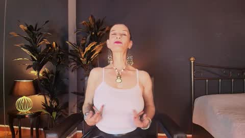 Leana online show from March 6, 8:05 pm