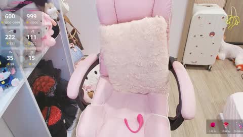 Lee online show from April 4, 1:43 pm