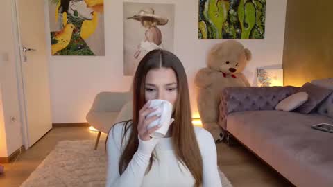 Lenna Goddess online show from January 29, 7:15 am