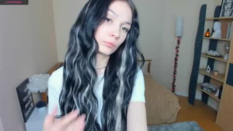 Alice online show from April 15, 9:15 pm