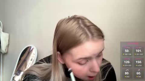 Hello everyone Im Lora Its my first day Were going to have fun together online show from March 17, 5:11 am