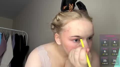 Hello everyone Im Lora Its my first day Were going to have fun together online show from March 7, 5:03 am