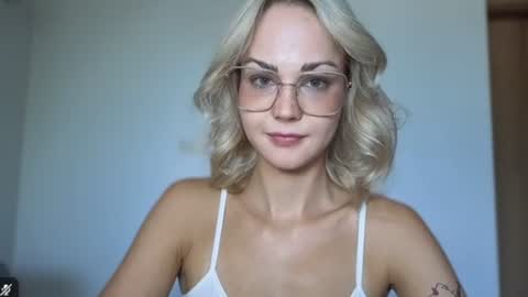 Lexie online show from June 17, 6:59 am