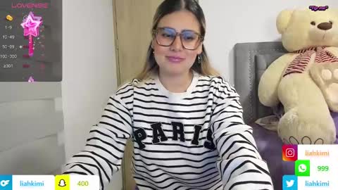 Lia  online show from December 4, 4:32 am