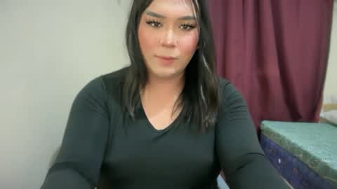 Maxine online show from July 25, 3:52 pm