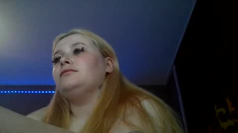 light_lunaa online show from July 7, 6:10 pm