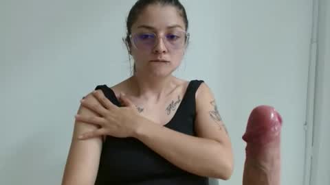Valeri Villalobos  IG villa lobosvaleri online show from April 29, 4:20 pm