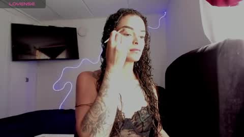 lili_evanss online show from June 1, 4:30 pm