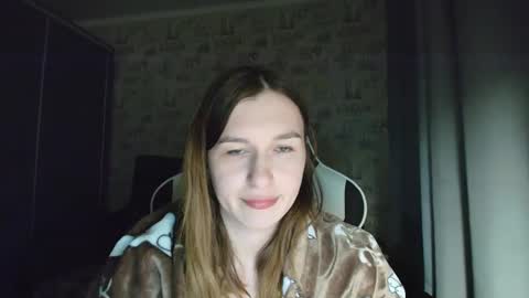 liliawoolf online show from April 5, 7:02 pm