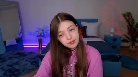 Lili Bakery online show from April 6, 3:17 am