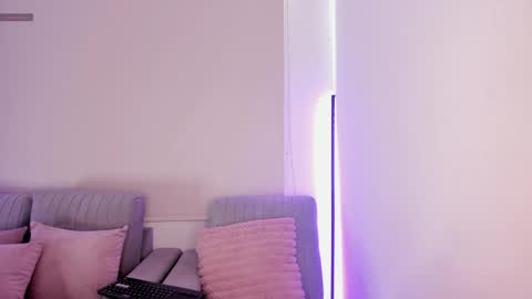 Lilly online show from April 9, 12:32 pm