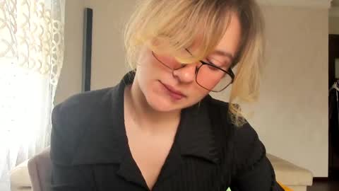 lilith online show from May 31, 9:48 am