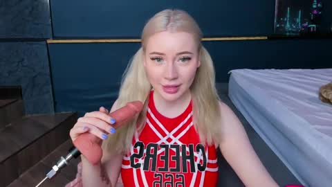 lillie_berry online show from March 31, 5:18 am