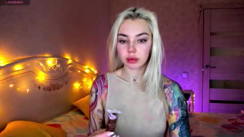 LilliMoore online show from March 11, 11:29 pm