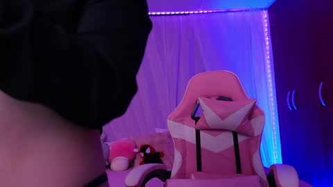 Lilou online show from May 29, 7:12 pm