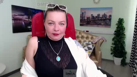 Lily online show from June 19, 11:14 am