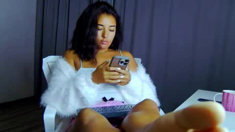 Lily online show from April 18, 8:09 pm