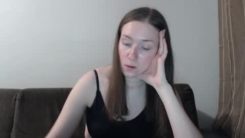 lily_love_x online show from March 6, 11:44 pm