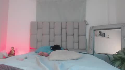 lily_rose0 online show from May 27, 1:57 am