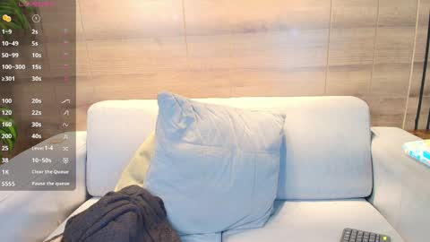 lily_waist online show from April 9, 6:19 am