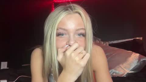 LILYBABYYY online show from March 6, 6:08 am