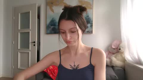 lilycandy_ online show from March 24, 3:28 pm