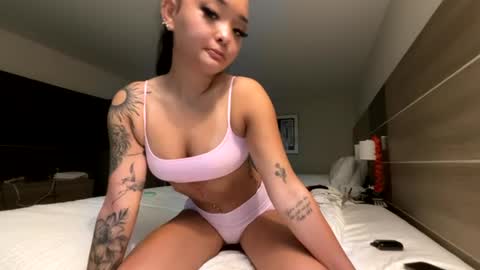 lilypowpow online show from July 13, 1:39 am
