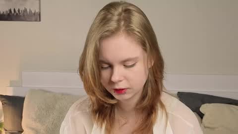 Julie online show from May 7, 7:39 pm