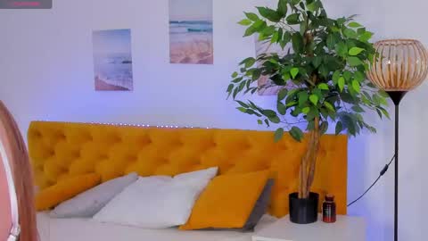 lina_massey online show from April 13, 1:18 am