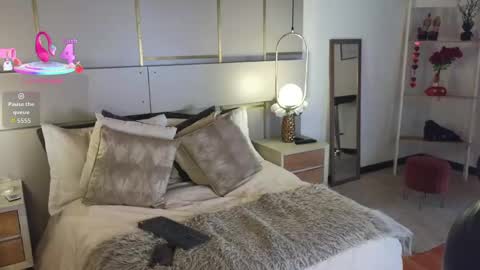 Lina online show from April 1, 7:00 pm