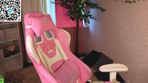 LINA online show from April 8, 4:47 am